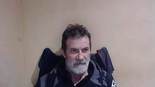 Snapshot of AlexNudo chatting on 10.02.25 AlexNudo online show from 10.02.25