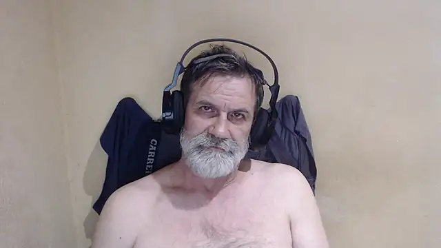 Snapshot of AlexNudo chatting on 10.23.25 AlexNudo online show from 10.23.25