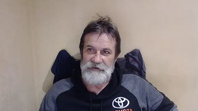 Snapshot of AlexNudo chatting on 11.06.25 AlexNudo online show from 11.06.25