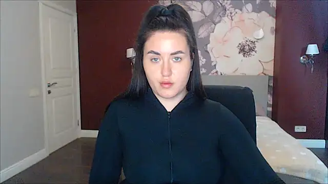 Roxie Bradley online show from 01.17.25