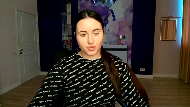 Roxie Bradley online show from 01.31.25