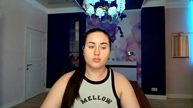 Roxie Bradley online show from 02.14.25