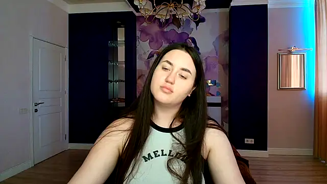 Roxie Bradley online show from 03.21.25