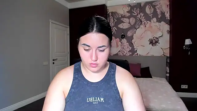 Roxie Bradley online show from 09.10.25