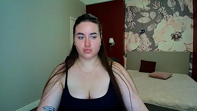 Snapshot of Roxie_Bradley chatting on 07.17.26 Roxie Bradley online show from 07.17.26