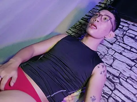 xlovercum online show from 04.09.26