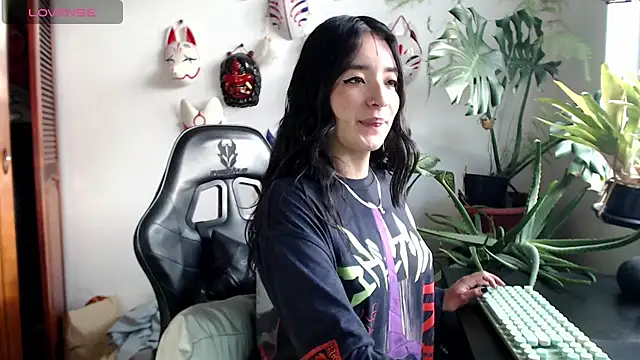 Snapshot of cat_salo chatting on 04.18.26 cat salo online show from 04.18.26