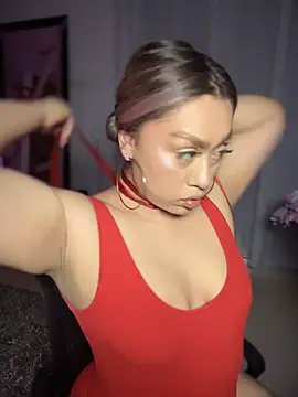 Snapshot of Im_sophiie chatting on 10.24.25 Im sophiie online show from 10.24.25