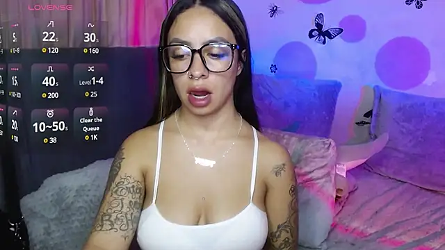 Snapshot of Cata_cortes chatting on 02.21.25 Cata cortes online show from 02.21.25