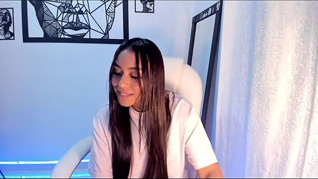 Snapshot of Ciara8 chatting on 01.11.25 Ciara8 online show from 01.11.25