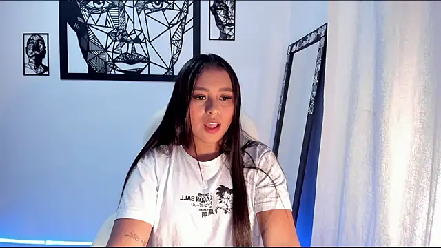 Snapshot of Ciara8 chatting on 03.01.25 Ciara8 online show from 03.01.25