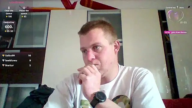 Snapshot of Matttthees chatting on 10.31.25 Matttthees online show from 10.31.25