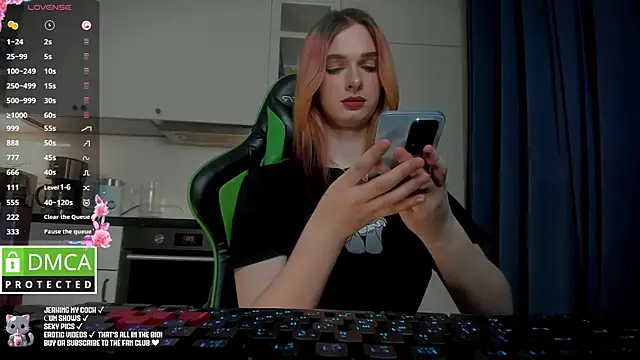 Lee Loo online show from 01.28.25