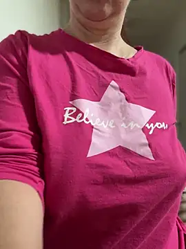 Snapshot of sweetmystery1 chatting on 01.21.25 sweetmystery1 online show from 01.21.25