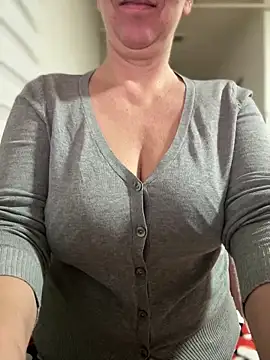 Snapshot of sweetmystery1 chatting on 02.19.25 sweetmystery1 online show from 02.19.25