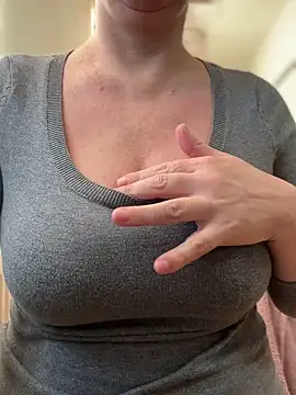 Snapshot of sweetmystery1 chatting on 02.21.25 sweetmystery1 online show from 02.21.25