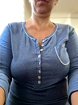 Snapshot of sweetmystery1 chatting on 09.14.25 sweetmystery1 online show from 09.14.25