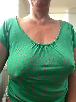 Snapshot of sweetmystery1 chatting on 09.27.25 sweetmystery1 online show from 09.27.25