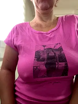 Snapshot of sweetmystery1 chatting on 10.01.25 sweetmystery1 online show from 10.01.25