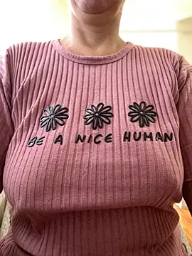 Snapshot of sweetmystery1 chatting on 10.25.25 sweetmystery1 online show from 10.25.25