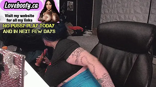 Snapshot of sheylagoddess11 chatting on 10.21.25 sheylagoddess11 online show from 10.21.25