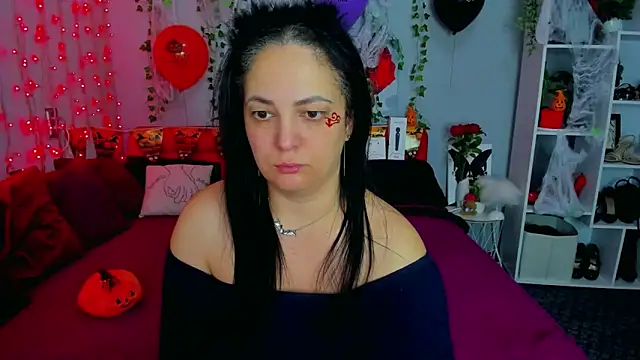 Snapshot of DarlingMilf chatting on 10.29.25 DarlingMilf online show from 10.29.25