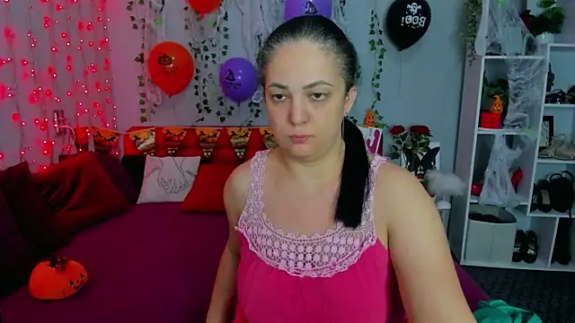 Snapshot of DarlingMilf chatting on 11.02.25 DarlingMilf online show from 11.02.25