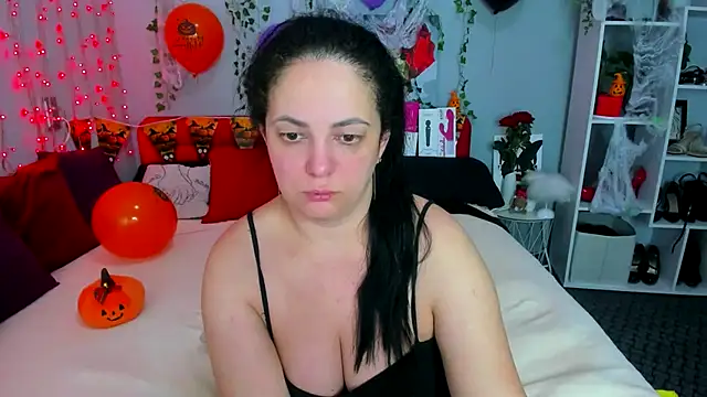 Snapshot of DarlingMilf chatting on 11.07.25 DarlingMilf online show from 11.07.25