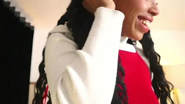 Snapshot of Valeriestyle chatting on 01.31.25 Valeriestyle online show from 01.31.25