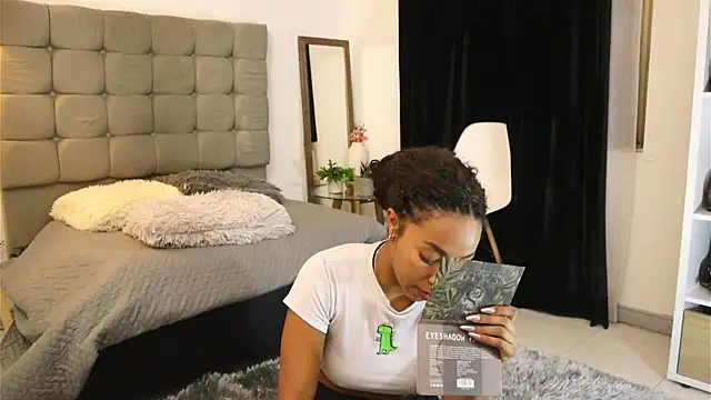 Snapshot of Valeriestyle chatting on 03.03.25 Valeriestyle online show from 03.03.25