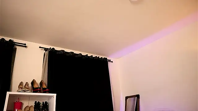 Snapshot of Valeriestyle chatting on 09.16.25 Valeriestyle online show from 09.16.25