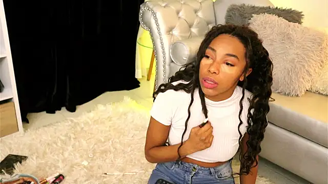 Snapshot of Valeriestyle chatting on 10.02.25 Valeriestyle online show from 10.02.25