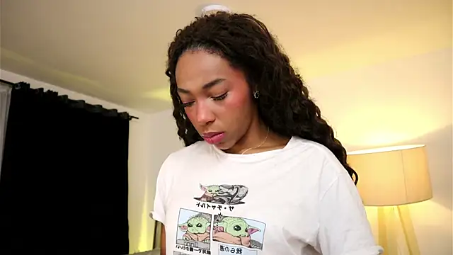 Snapshot of Valeriestyle chatting on 10.03.25 Valeriestyle online show from 10.03.25