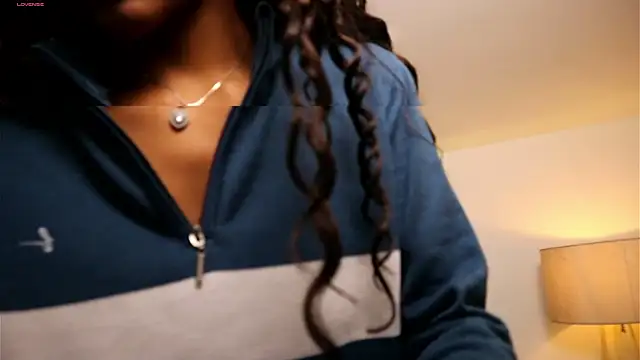 Snapshot of Valeriestyle chatting on 10.08.25 Valeriestyle online show from 10.08.25