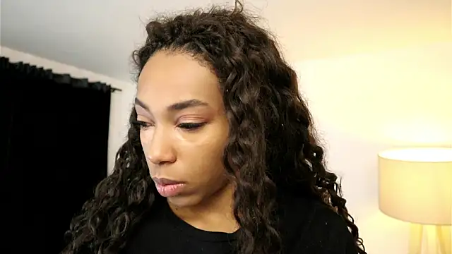 Snapshot of Valeriestyle chatting on 10.15.25 Valeriestyle online show from 10.15.25