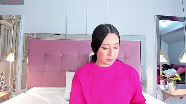 Snapshot of Ahincale chatting on 11.10.25 Ahincale online show from 11.10.25