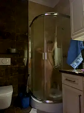 Snapshot of Amazoniiaa chatting on 09.30.25 Amazoniiaa online show from 09.30.25