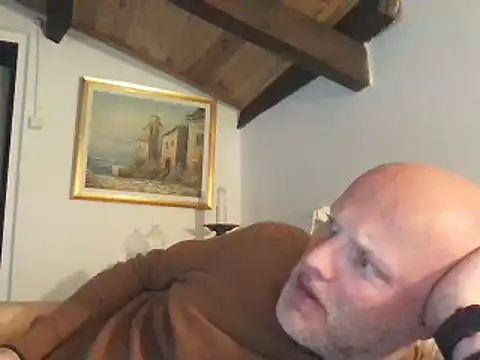 Snapshot of davigochi77bcn chatting on 03.18.25 davigochi77bcn online show from 03.18.25