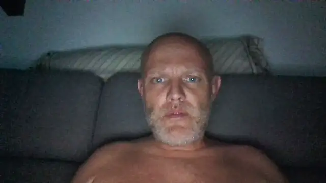 Snapshot of davigochi77bcn chatting on 10.25.25 davigochi77bcn online show from 10.25.25