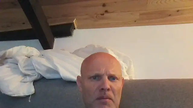 Snapshot of davigochi77bcn chatting on 11.09.25 davigochi77bcn online show from 11.09.25