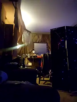 Snapshot of Hotredheadandtoungelasher chatting on 10.20.25 Hotredheadandtoungelasher online show from 10.20.25