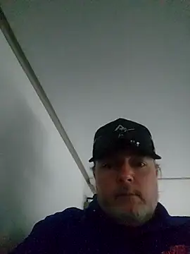 Snapshot of Hotredheadandtoungelasher chatting on 10.27.25 Hotredheadandtoungelasher online show from 10.27.25