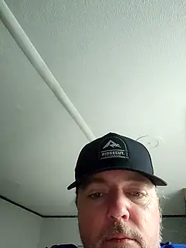 Snapshot of Hotredheadandtoungelasher chatting on 11.08.25 Hotredheadandtoungelasher online show from 11.08.25