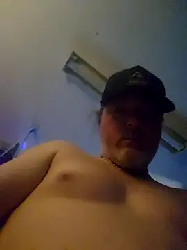 Snapshot of Hotredheadandtoungelasher chatting on 11.15.25 Hotredheadandtoungelasher online show from 11.15.25