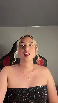 Snapshot of Irisweet_ chatting on 11.07.25 Irisweet online show from 11.07.25