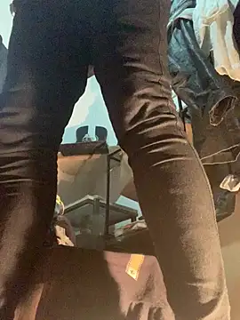 Snapshot of raphadoors19 chatting on 02.15.26 raphadoors19 online show from 02.15.26