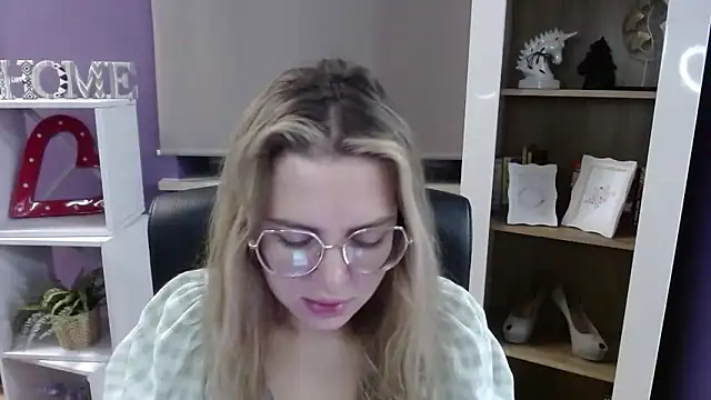 Zoey Erotic online show from 11.27.25