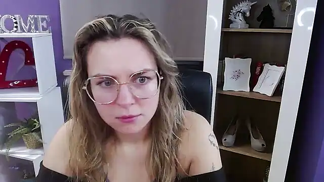 Zoey Erotic online show from 12.23.25