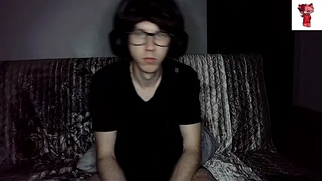 Snapshot of jamismu chatting on 02.21.25 jamismu online show from 02.21.25