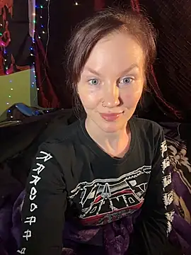 Snapshot of courtneyoccult chatting on 11.07.25 courtneyoccult online show from 11.07.25